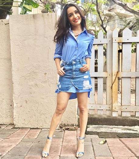 Shraddha Kapoor Cute, Indian Bollywood, Shraddha Kapoor, Bollywood Girls, Bollywood Celebrities, Bollywood Fashion, Types Of Skirts, Bollywood Actress, Celebrity Style