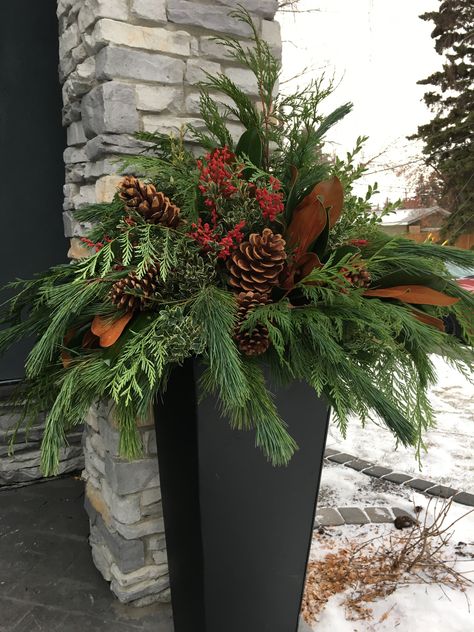 Winter Tall Planter Ideas, Christmas Porch Pots Planters, Outdoor Holiday Planters, Winter Flower Arrangements, Winter Planters, Christmas Urns, Outdoor Christmas Planters, Winter Floral Arrangements, Holiday Planter