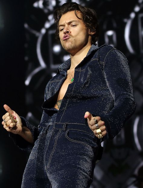 On Stage, Harry Styles, A Man