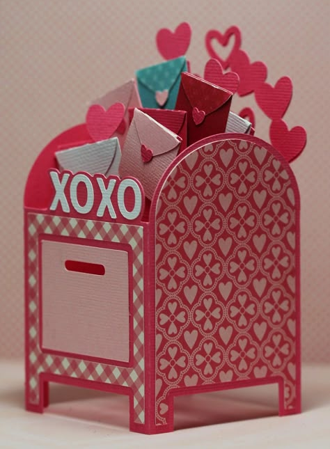 This and That: Mailbox Box Card Diy Valentine's Mailbox, Diy Valentine's Box, Card Mailbox, Diy Valentines Box, Kids Valentine Boxes, Valentine Card Box, Valentine Mailbox, Valentines Gift Bags, Valentine Day Boxes