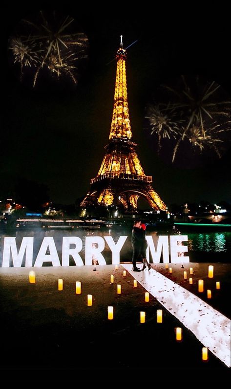 Proposal Ideas Paris, Paris Proposal Night, France Proposal, Asking To Be Girlfriend Ideas Creative, Eiffel Tower Proposal, Wedding Proposal Ideas Engagement, Surprise Proposal Pictures, Paris Proposal, Cute Proposal Ideas