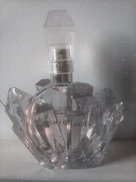 Ariana Grande R.e.m Perfume, R.e.m Perfume, Ariana Perfume, Instagram Board, Ariana Grande, Perfume Bottles