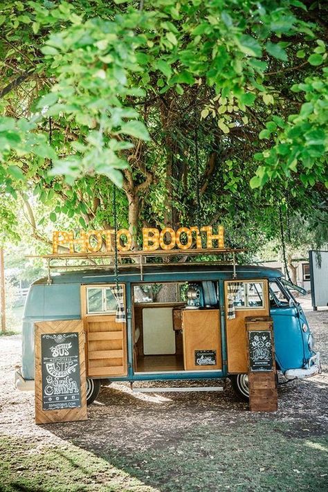 #Trending -The Idea Of A Food Truck Bar At Weddings Is Really Fresh! Unique Wedding Reception Ideas, Photo Booth Business, How To Dress For A Wedding, Unique Wedding Receptions, Bus Ideas, Wedding Backyard Reception, Booth Wedding, Malibu Wedding, Boho Chic Wedding