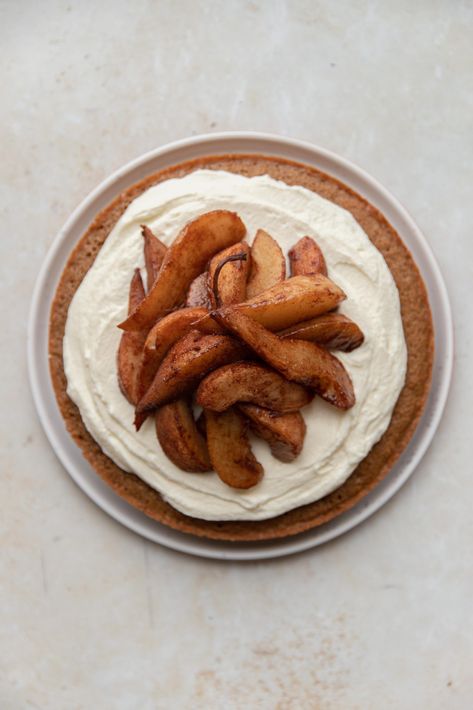 cardamom cake with roasted pears - the palatable life Cardamom Pear Cake, Pear Cardamom, The Palatable Life, Palatable Life, Cinnamon Oatmeal Cookies, Cracked Cookies, Coffee Cake Cookies, Roasted Pears, Greek Yogurt Toppings