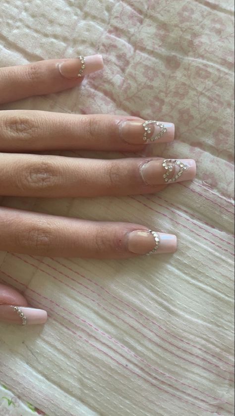 #pink #nails #pinknails #jewels #hearts Nails For Pink Dress Prom, Gem Stone Nails, Light Pink Nails, Basic Nails, Pink Prom, Prom Nails, Rhinestone Heart, Rhinestone Nails, Short Nails