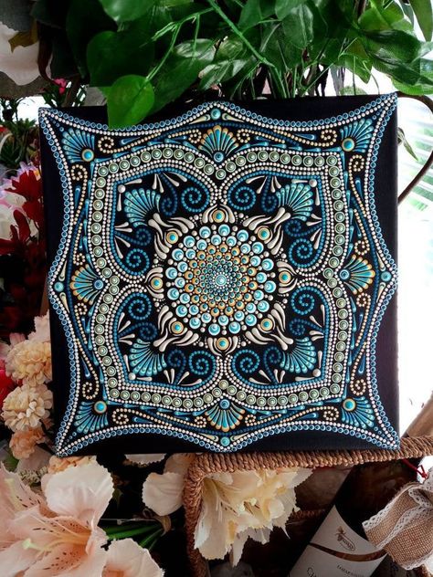 Square Canvas Mandala Art, Dot Painting On Square Canvas, Dot Mandala On Square Canvas, Mandala On Square Canvas, Square Dot Mandala, Mandala Dot Painting Canvas, Dot Painting Mandala, Lipan Art, Mandala Dot Painting