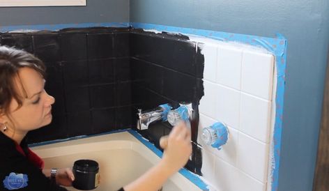 How to Paint Over That Ugly Bathroom Tile DIY Paint Shower Tile Black, Painting Old Bathroom Tile, Paint Bathtub, Painting Bathroom Tile, Can You Paint Tile, Bathtub Makeover, Ugly Bathroom, Bathroom Makeover On A Budget, Painted Shower Tile