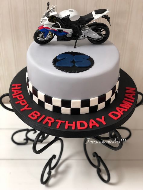 Motorcycle Cakes For Men, Biker Cake Ideas, Motorcycle Cake Kids, Motor Cake Design, Motorbike Cake For Men, Motorcycle Birthday Cakes For Men, Motorcycle Cake Design, Motorcycle Cake For Men, Birthday Cake Motorcycle