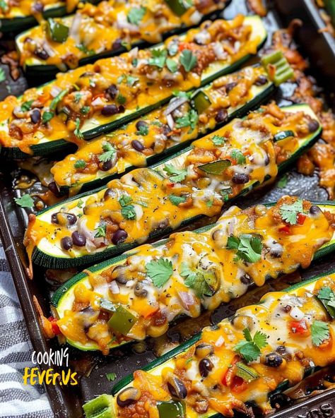 Mexican Zucchini Boats Zucchini Mushroom Recipes, Burrito Zucchini Boats, Ground Turkey Zucchini, Zucchini Boats Healthy, Mushroom Zucchini Recipe, Turkey Zucchini, Zucchini Mushrooms, Mexican Zucchini, Zucchini Boats