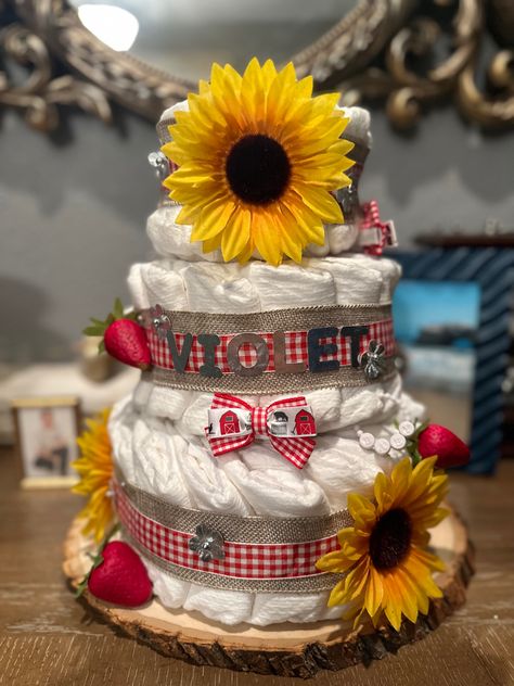 #Farmersmarket #babyshower #strawberry #diapercakeideas #diapercake #ideas #diy #babyshowerthemes #country #summer #itsagirl #gingham #burlap Country Baby Shower Ideas, Country Baby Shower, Country Summer, Farmer's Market, Baby Shower Themes, Farmers Market, Shower Ideas, Diaper Cake, Farmer