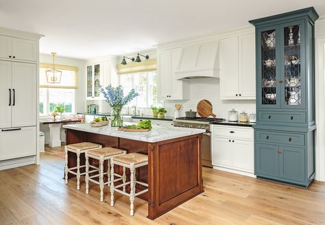 Cape Cod-Style House Gets Long-Awaited Transformation - This Old House Seattle Interior Design, 1970s House, Cape Cod Style House, English Interior, Cape Cod Style, Cape House, Rich Home, Cape Cod House, New England Homes