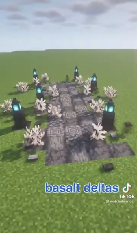 Skeleton Horse Stable Minecraft, Demonic Minecraft Builds, Minecraft Spooky Decoration, Gothic Bridge Minecraft, Minecraft Nether Village, Minecraft Water Statue, Minecraft Nether Decorations, Spooky Minecraft Decor, Minecraft Dark Castle Interior