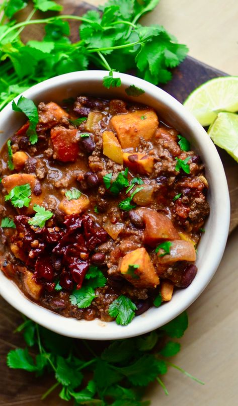 Sweet Potato Black Bean Chili, Black Bean Stew, Sweet Potato And Black Bean, Plant Based Recipe, Recipes From Scratch, Black Bean Chili, Sweet Potato Black Beans, Sweet Potato Chili, Bean Chili