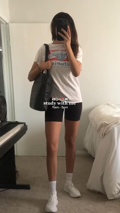 tiktok @virgohabits Lovely Aesthetic, College Ready, Study Vlog, Study Aesthetics, Organizational Hacks, Study With Me, Food Motivation, Morning Beauty Routine, Romanticizing School