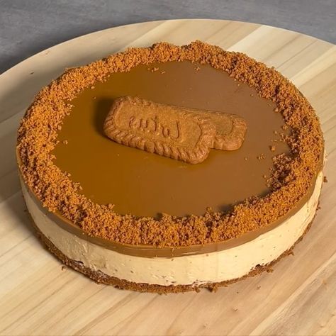 🍰 No-Bake Biscoff Cheesecake 🍰 Indulge in this rich and creamy No-Bake Biscoff Cheesecake, a delightful dessert that's easy to make and perfect for any occasion! 🥄 Ingredients 🥄 Biscuit Base: - 300 g Lotus/Biscoff biscuits - 125 g unsalted butter, melted Cheesecake Filling: - 500 g cream cheese, full fat - 100 g icing sugar - 250 g Biscoff spread (smooth or crunchy) - 1 tsp vanilla extract - 300 ml double cream Optional Decorations: - 150 ml double cream - 2 tbsp icing sugar ... Biscoff Cake, Biscoff Biscuits, Biscoff Spread, Biscoff Cheesecake, Lotus Biscoff, Happy 13th Birthday, Food Obsession, Recipe Book, Cream Cheese