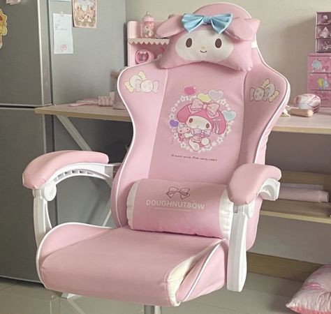 My Melody Gaming Chair, My Melody Chair, Hello Kitty Desk Chair, Hello Kitty Gaming Chair, My Melody Gaming Setup, Sanrio Gaming Chair, Habitacion Aesthetic, Hello Kitty Furniture, Hello Kitty Water Bottle