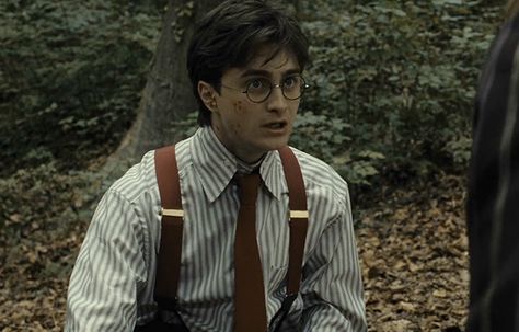 Deathly Hallows Part 1, Glume Harry Potter, Daniel Radcliffe Harry Potter, The Deathly Hallows, Harry Potter Deathly Hallows, Harry Potter Icons, Harry Potter Images, Harry Potter Actors, Harry James