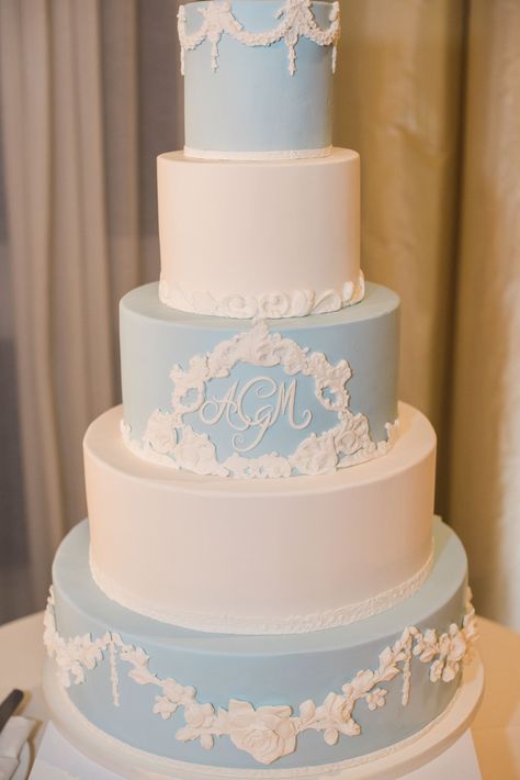 Blue And White Wedding Cake, Blue Wedding Cakes, Wedding Cake Slice, Baby Blue Quinceanera, Quince Cakes, Snow White Wedding, Pale Blue Wedding, Blue Sweet 16, Sky Blue Weddings