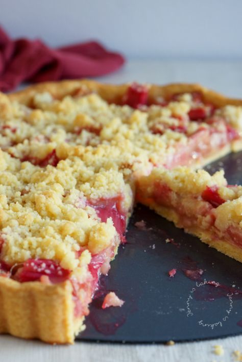 Rhubarb Tart with Streusel - Jenny is baking Rhubarb Desserts Recipes, Classic Coffee Cake, Rhubarb Tart, Rhubarb Desserts, Rhubarb Recipes, Perfect Pies, Sweet Pie, Strawberry Rhubarb, Crumble Topping