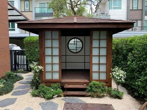 Indoor Japanese Garden, Japanese Pergola, Jing Y Jang, Japanese Garden Backyard, Tea House Design, Wooden Pavilion, Kolam Koi, Japanese Style Garden, Small Japanese Garden