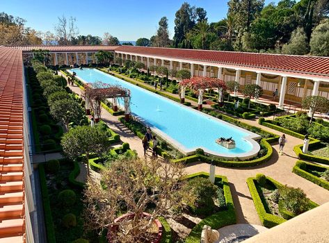 Getty Villa Malibu, Fairytale Locations, House Countryside, Carlo Pignatelli, School Building Design, Architecture Blueprints, Roman Villa, Getty Villa, California Photos