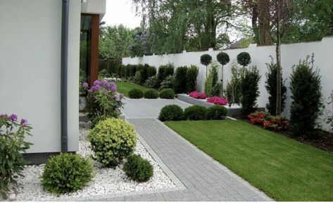 Front Yard Landscape, Side Yard Landscaping, Pathway Landscaping, Front Garden Landscape, Small Front Yard Landscaping, Gardening Design, Yard Landscape, Garden Decor Ideas, Decoration Garden