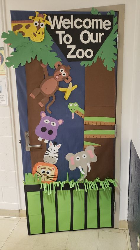 Zoo Theme Decorations, Animal Theme Classroom Door, Zoo Theme Classroom, Zoo Theme Preschool Classroom, Zoo Themed Classroom Ideas, Zoo Theme Classroom Decorations, Zoo Theme Decorations Classroom Ideas, Animal Themed Bulletin Boards, Zoo Decorations Classroom