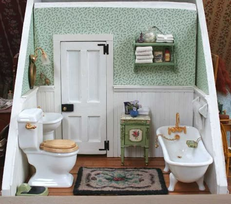 Doll House Bathroom, Miniature Bathroom, Room Box Miniatures, Dollhouse Bathroom, Bathroom Color Schemes, Doll House Ideas, Mini Doll House, Doll House Crafts, Attic Renovation