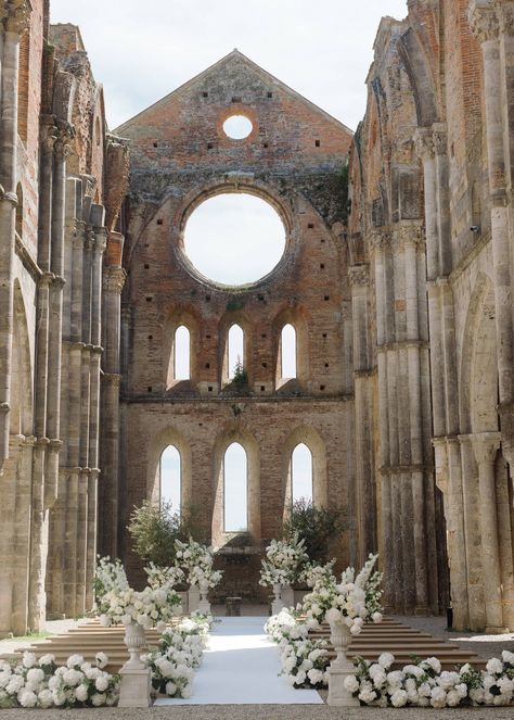 wedding ceremony ideas Abadìa de San Galgano Outside Italian Wedding, Wedding Dress For Italian Wedding, Luxury Italian Wedding, San Galgano Abbey Wedding, Italian Wedding Ring, Italian Style Wedding Venues, Tuscany Wedding Ceremony, Catholic Wedding Aesthetic, Wedding Ideas Church