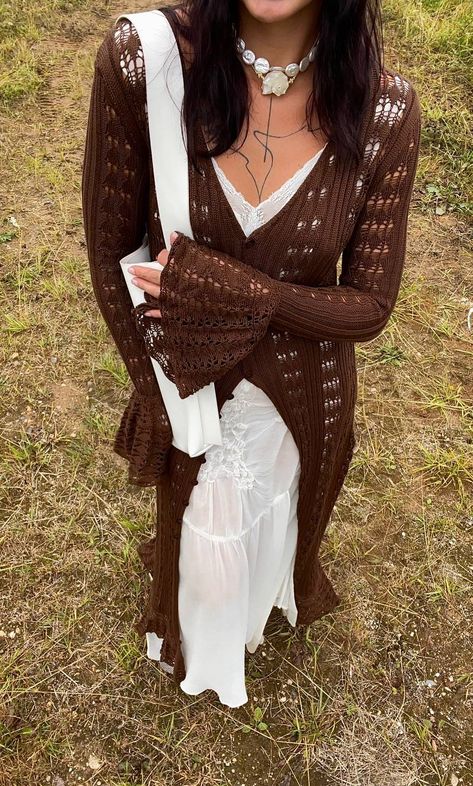 Long Sheer Cardigan Outfits, Batwing Cardigan Outfit, Warm Boho Outfits, Witchy Spring Outfits, Long Cardigan Outfit Summer, Winter Earthy Outfits, Fall Earthy Outfits, Earthy Boho Outfits, Winter Boho Outfits