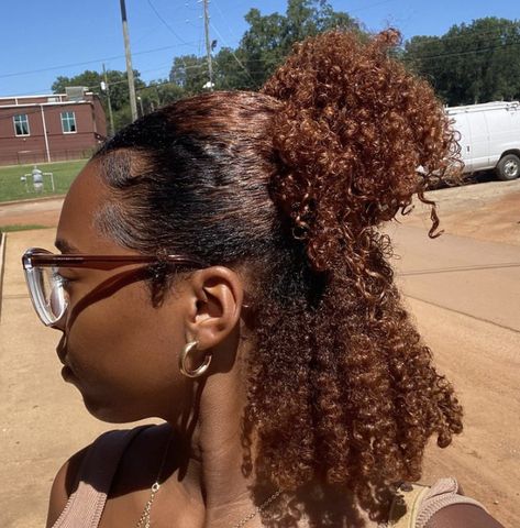 Honey Gold Brown Hair, Cream Colour Combinations Dress, Afro Hair Dye Ideas, Brown Highlights 4c Hair, Honey Brown Hair Dark Skin, Light Brown 4c Natural Hair, Highlights Natural Hair, Honey Brown Type 4 Hair, Colored Natural Hair For Black Women