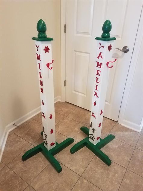 Stocking Tree Stand Diy Christmas, Christmas Stocking Stand, Holiday Woodworking Projects, Free Standing Stocking Holder, Stocking Stand, Spindle Crafts, Canadian Christmas, Stocking Hangers, Diy Christmas Decorations For Home