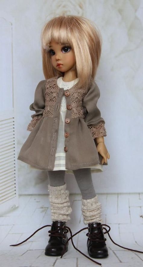 Kaye Wiggs Dolls, Куклы American Girl, Dress Patterns Diy, Kaye Wiggs, Doll Dress Patterns, American Doll Clothes, American Girl Clothes, Unique Dolls, New Dolls