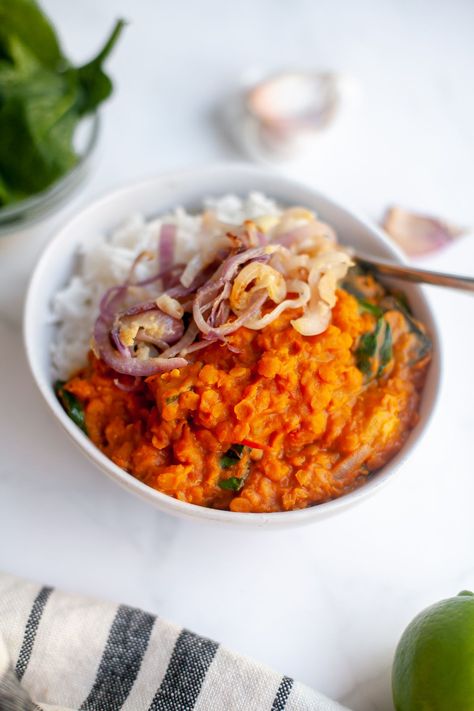 Nourishing, aromatic and filling - this wholefoods plant based dahl is perfect for meal prep. Dahl Curry, Roasted Red Cabbage, Dhal Curry, Plant Based Cheese, Healthy Vegan Dinner, Source Of Protein, Roasted Cabbage, Hearty Salads, Vegan Curry