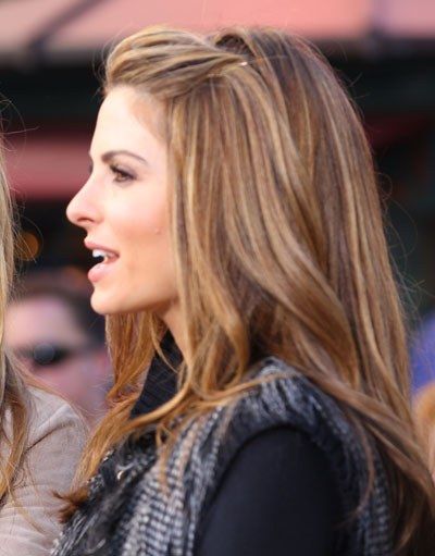 Maria Menounos is fast-becoming one of my hair crushes. Not only can the girl wear a front braid like a champ, but she's also apparently the queen of easy-to-copy cute hairstyles in general. Check out the latest one she wore on set this week. Maria Menounos Hair, Growing Out Bangs, Work Hair, Maria Menounos, School Hairstyles, Girls School, Amazing Hair, Hair Stuff, Makati