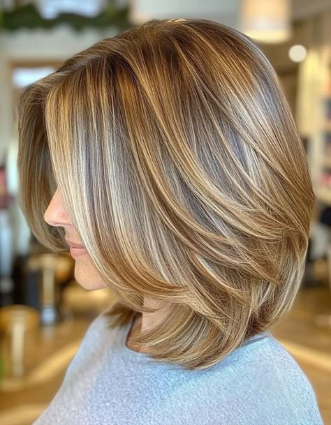 40 Layered Bob Haircuts to Try Now : Honey Blonde Layered Lob Haircut With Fringe, Layered Lob, Choppy Bob Hairstyles For Fine Hair, The Lob, Haircuts For Medium Length Hair, Layered Bob Haircuts, Medium Layered Haircuts, Hair And Makeup Tips, Medium Layered