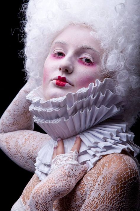 Victorian era Makeup Example White Female Marie Antoinette Makeup, Historical Makeup, Makeup Shoot, Elizabethan Fashion, Modern Makeup, Drag Make-up, Ruff Collar, Elizabethan Era, Theatre Makeup