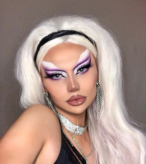 Drag Queen Makeup Looks, Drag Makeup For Women, Maquillaje Drag Queen, Drag Makeup Looks, Drag Queen Outfits Ideas, Drag Couture, Square Face Makeup, Drag Ideas, Drag Queen Costumes