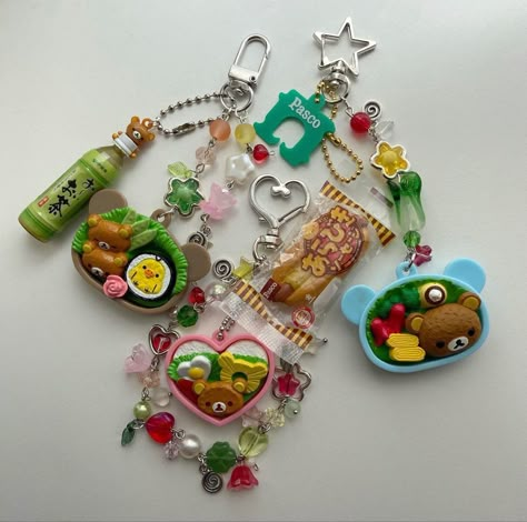 Cool Charms, Rilakkuma Bento, Trinkets Aesthetic, Trinket Keychain, Japanese Keychain, Cool Keychains, Charm Collection, Jewelry Accessories Ideas, Cute Keychain