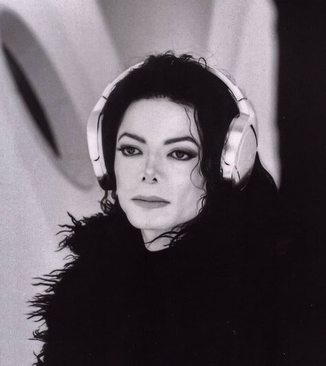 Michael Jackson, Scream, Black