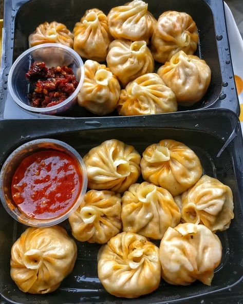 Soup Dumplings, Food Therapy, Yummy Comfort Food, Food O, Delicious Snacks Recipes, Food Obsession, Interesting Food Recipes, Ravioli, Pretty Food