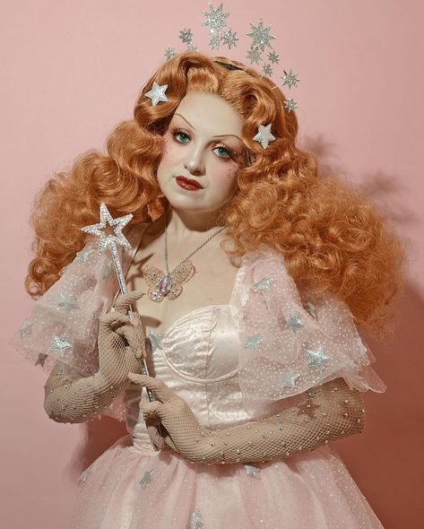 Lacey Noel on Instagram: “✨Are you a good witch, or a bad witch? ✨ Here’s a look inspired by one of my all time favorite characters, Glinda from the Wizard of Oz.…” Galinda The Good Witch, Glinda Makeup Wizard Of Oz, Witch Party Costume, Glinda Wizard Of Oz, Wizard Of Oz Dorothy, Witch Party, Witch Cosplay, Glinda The Good Witch, Witch Tattoo