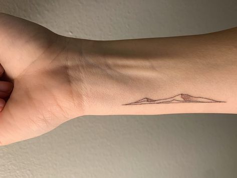 Horizon Tattoo, Jesus Fish Tattoo, Triangle Tattoo, Small Tattoos, Body Art, Tatting, Piercings, Art Inspiration, Tattoos