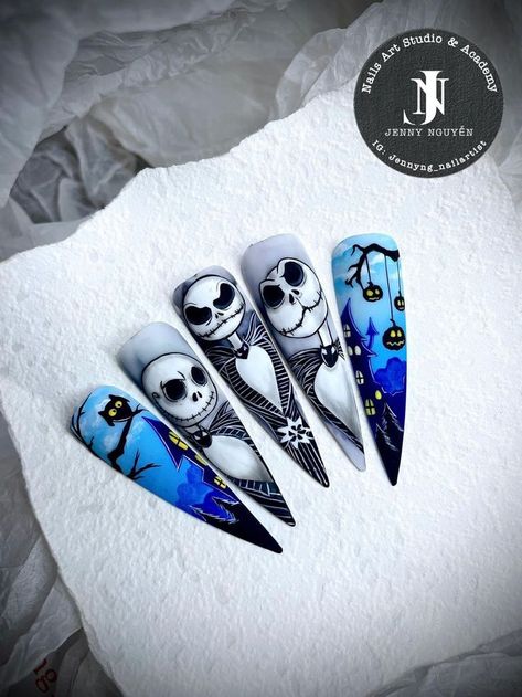 24+Halloween Nail Art Designs for Spooky Season 2023 Uñas Halloween Jack, Nightmare Before Christmas Nails Designs, Jack Skellington Nails, Halloween Nail Art Designs, Fun Halloween Nails, Sanrio Halloween, Nail Polish Art Designs, Nightmare Before Christmas Nails, Hallowen Party