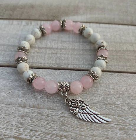 Angel Wing Bracelet, Angel Bracelet, Angel Aesthetic, Protection Bracelet, Fantasy Jewelry, Dream Clothes, Bracelet Designs, Angel Wings, Bracelet Making