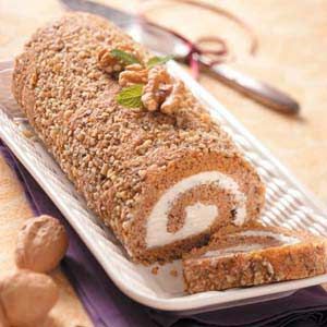 Butternut Squash Cake Roll Recipe ~ we LOVE cake rolls and they're sooo easy to make (2-3 at a time!).  Can be made ahead and frozen too. Butternut Squash Cake, Squash Cake, Squash Cakes, Pumpkin Roll Cake, Pumpkin Rolls Recipe, Cake Roll Recipes, Vegetarian Bake, Pumpkin Roll, Baking Cocoa