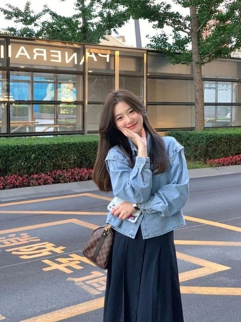 Cewek Korea🇰🇷 Guru Korea, Korea Girl, Cewek Pov, Fotografi Fesyen, Ulzzang Girl Sekolah, Korea Best Friends Girl, Yn Korea Girl Faceless, Short Semi Formal Dresses, Korea Dress