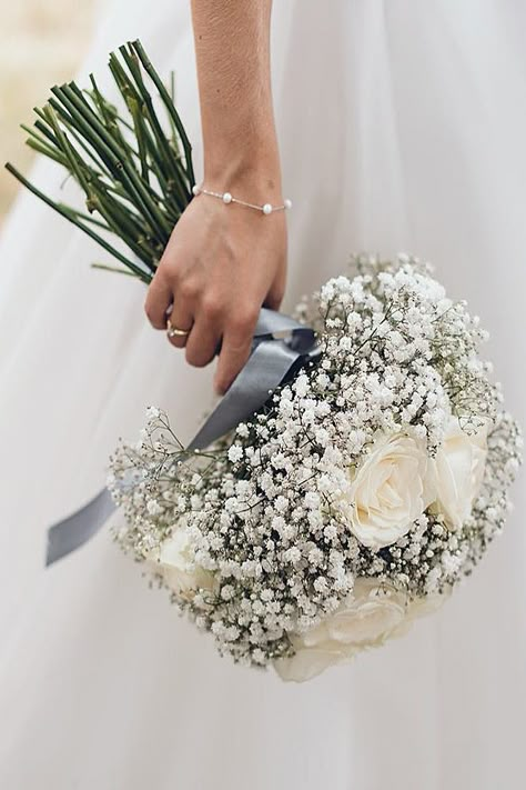 Baby Breath Wedding Bouquet, Wedding Bouquet Of Flowers, Bridal Flowers Bouquet, Wedding Bride Flowers, Bride Flower Bouquet, Elegant Vintage Wedding, Bride Bouquets White, Wedding Flower Bouquets, Wedding Bride Bouquet