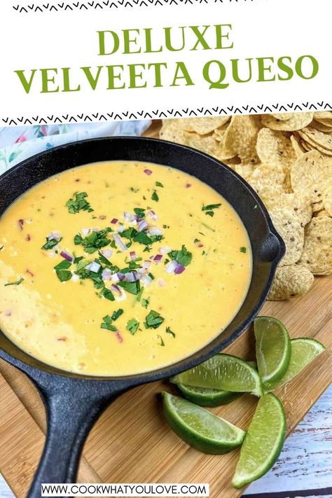 Velveeta queso in a skillet with tortilla chips and lime wedges. Velveeta Queso Dip, Queso Dip Velveeta, Yummy Lunch Recipes, Dip For Chips, Velveeta Queso, Smoked Shrimp, Queso Recipe, Snack Platter, Crumbled Bacon