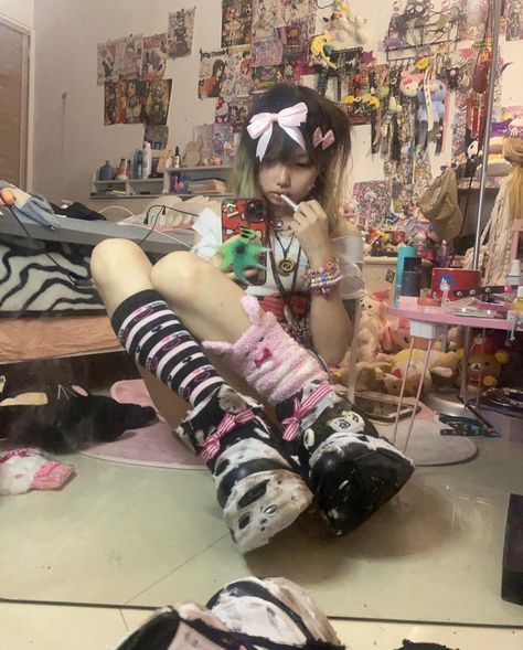 @foxy8tuip on instagram ♡ // tags (ignore): #cutecore #kawaii #harajuku #gurokawaii #creepycute #jojifuku #outfit #inspo #aesthetic #pfp #icon #discord Clustered Room Aesthetic, Gurokawaii Pfp, Gurokawaii Fashion, Creepy Cute Pfp, Jojifuku Outfit, Kawaii Creepy, Outfit Inspo Aesthetic, Kawaii Outfits, Clothing Aesthetic